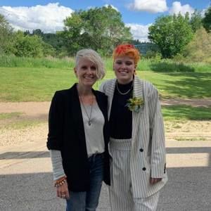 Meet your Posher, Launa